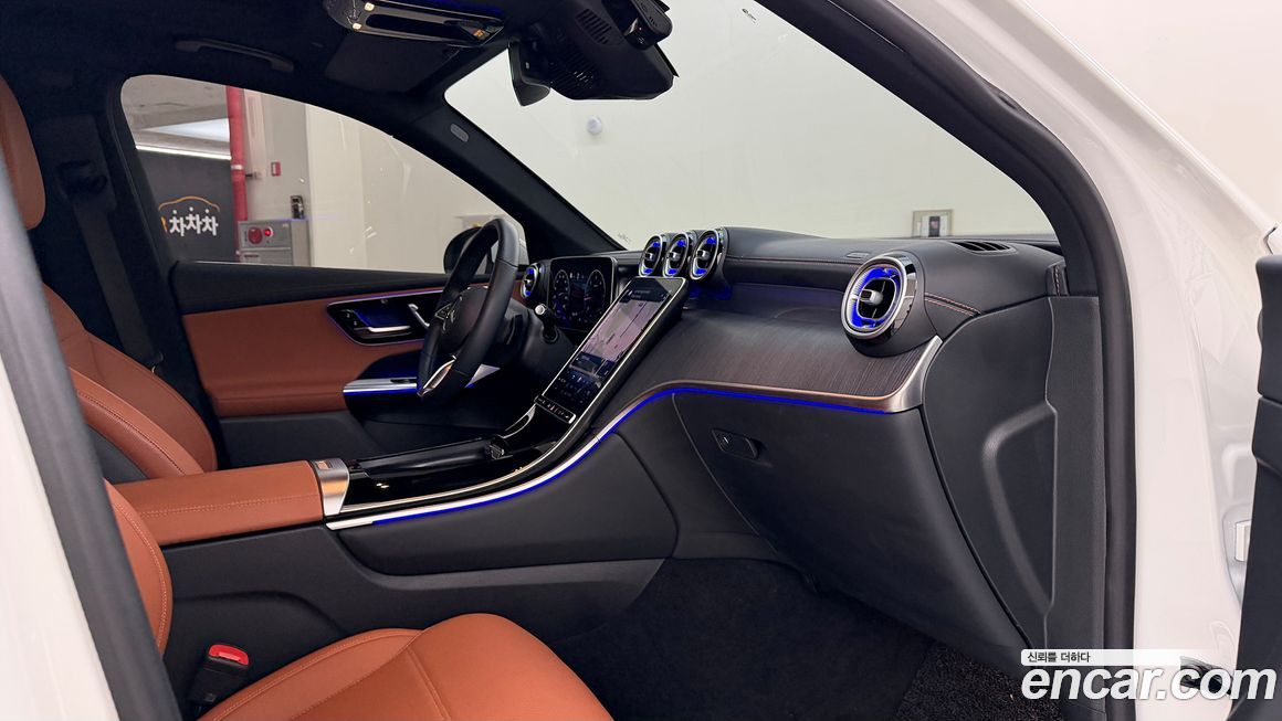 Mercedes-Benz GLC-Class 2023