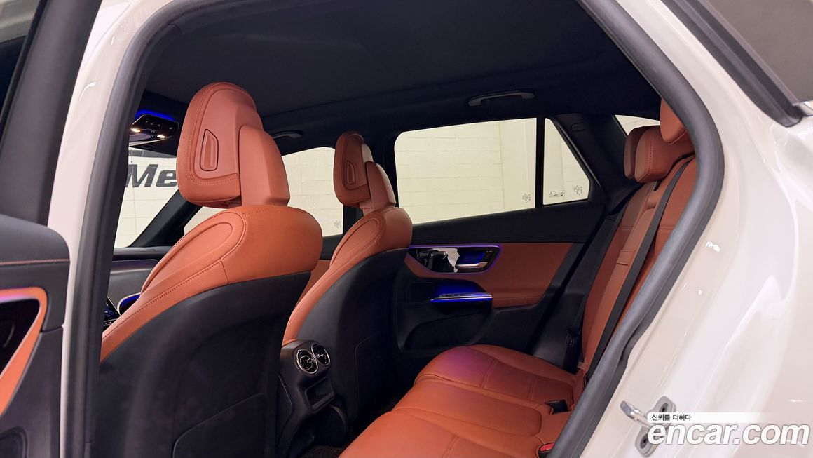 Mercedes-Benz GLC-Class 2023