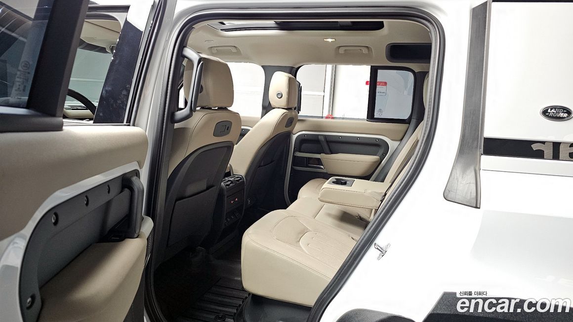 Land Rover Defender 2022