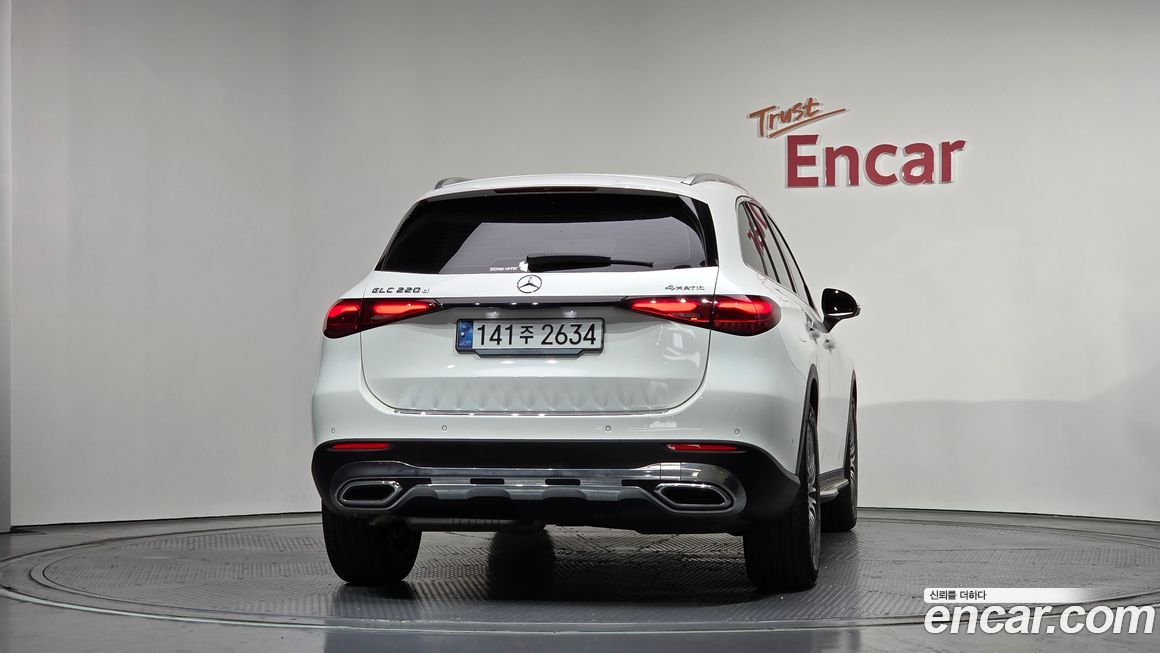 Mercedes-Benz GLC-Class 2024