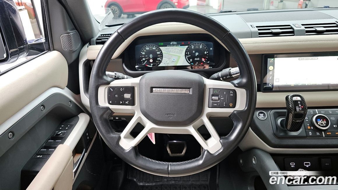 Land Rover Defender 2022