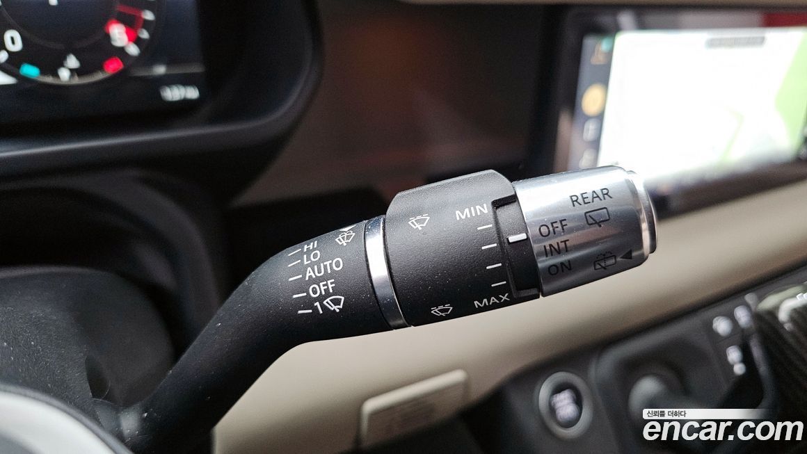 Land Rover Defender 2022