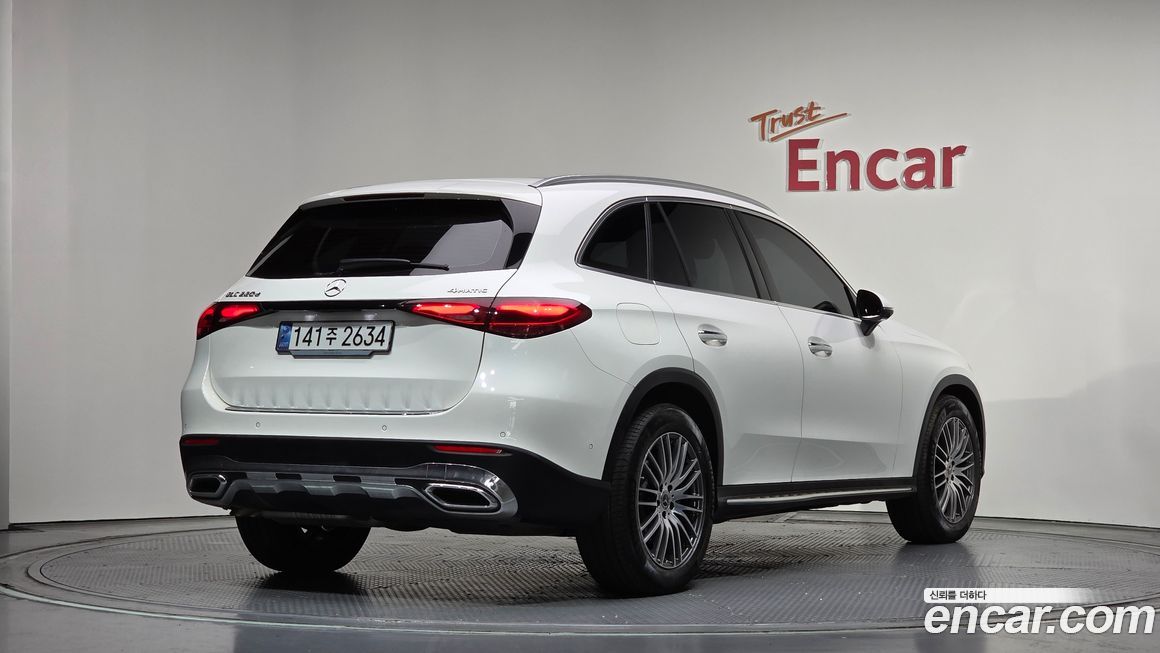 Mercedes-Benz GLC-Class 2024