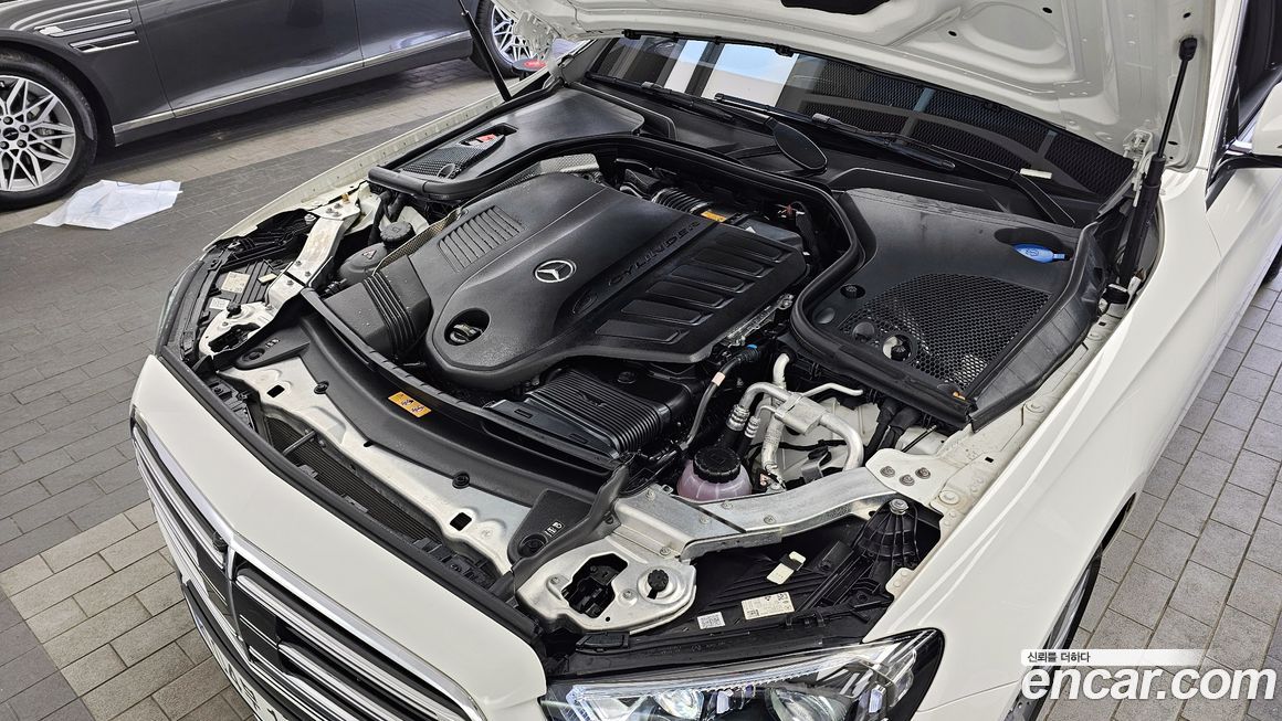 Mercedes-Benz E-Class 2023