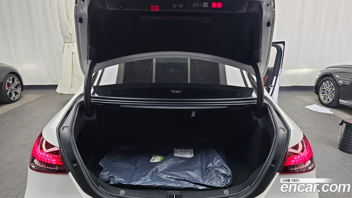 Mercedes-Benz E-Class 2023