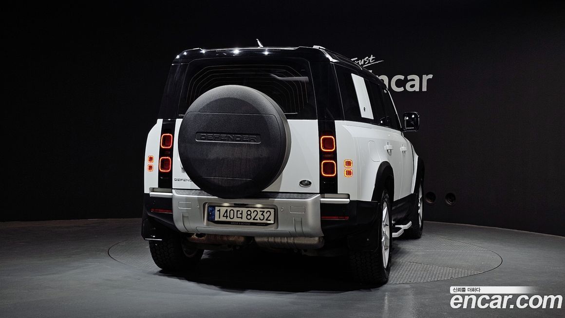 Land Rover Defender 2022