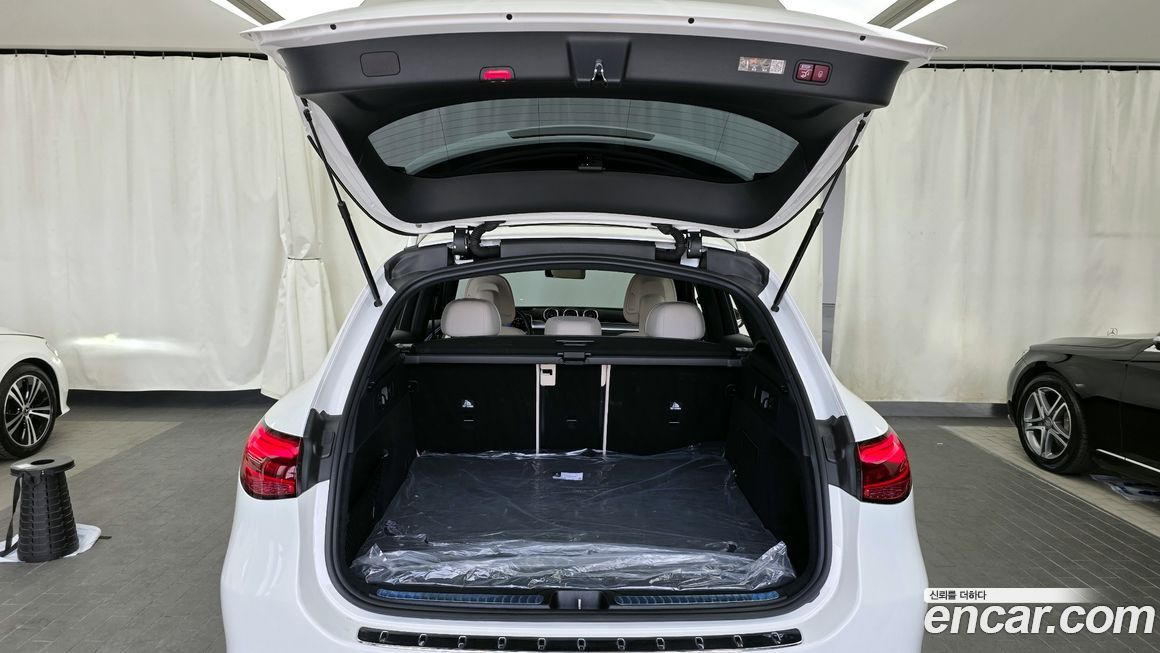 Mercedes-Benz GLC-Class 2024