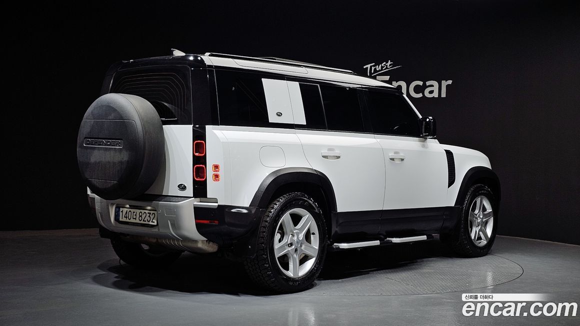 Land Rover Defender 2022