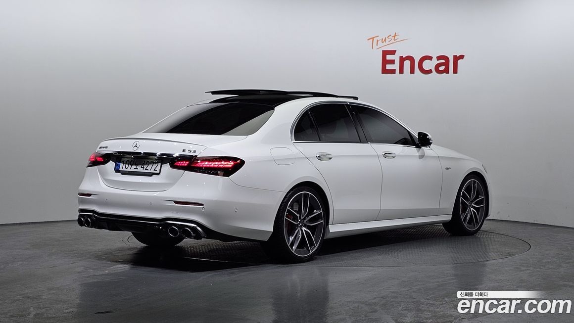 Mercedes-Benz E-Class 2022