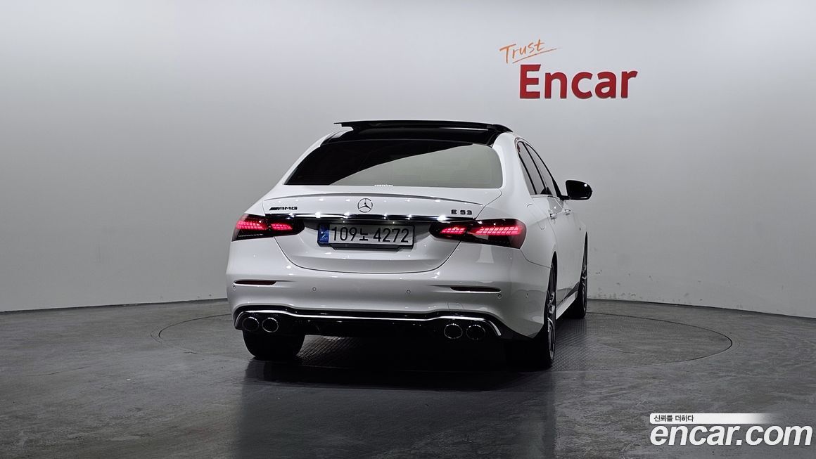 Mercedes-Benz E-Class 2022