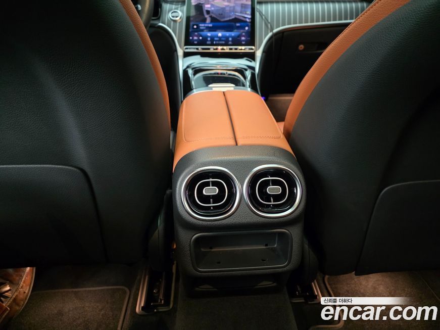 Mercedes-Benz GLC-Class 2024