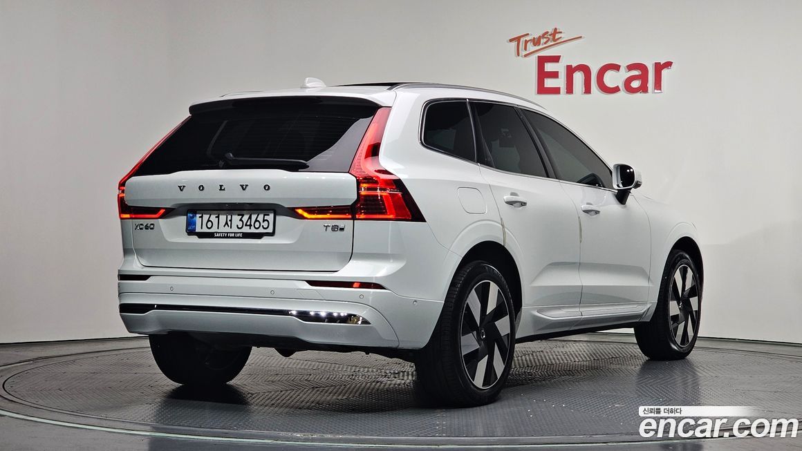 Volvo XC60 2025