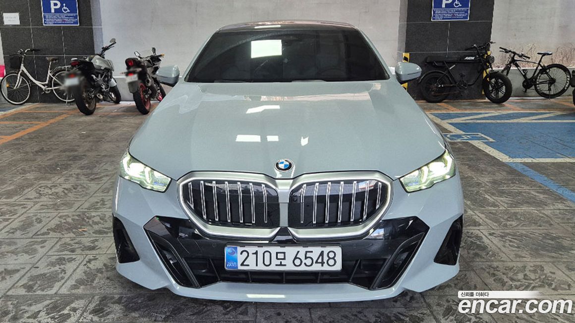 BMW 5-Series 2025