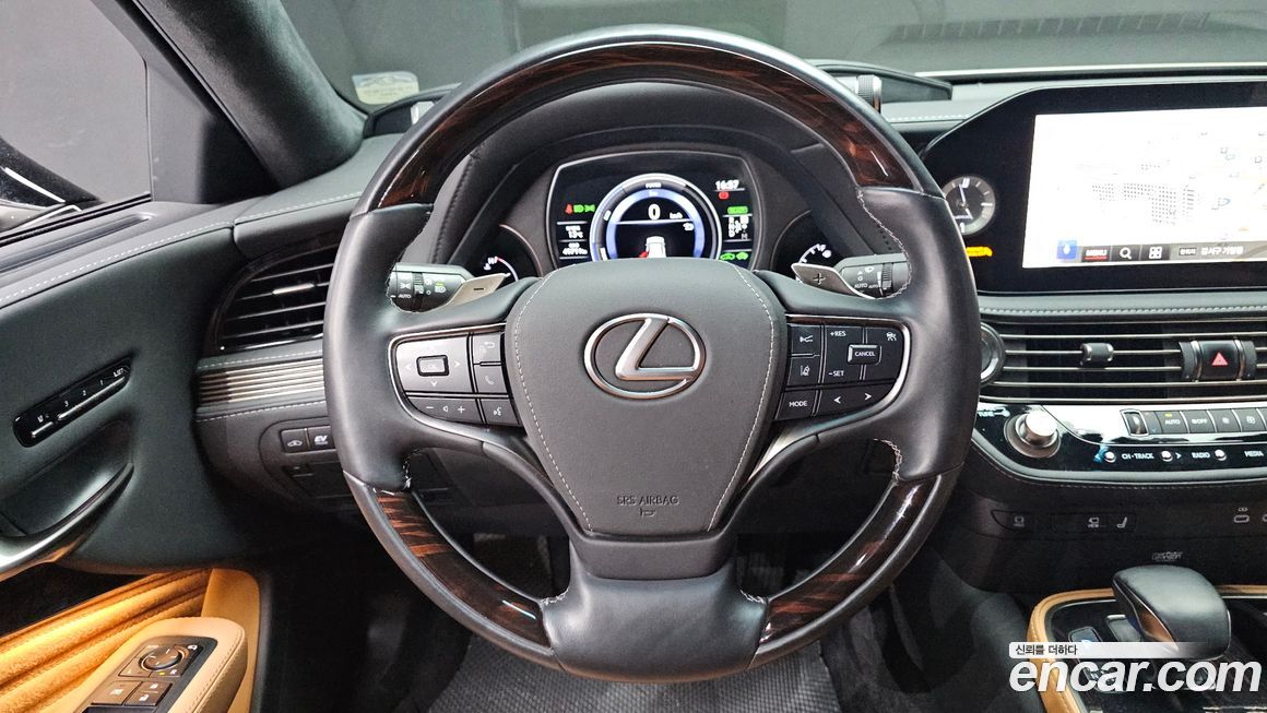 Lexus LS 2023