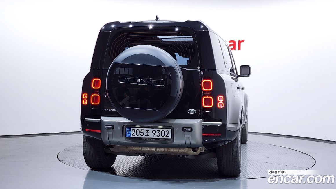 Land Rover Defender 2023