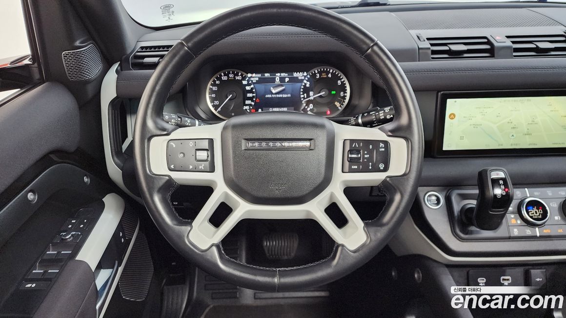 Land Rover Defender 2023