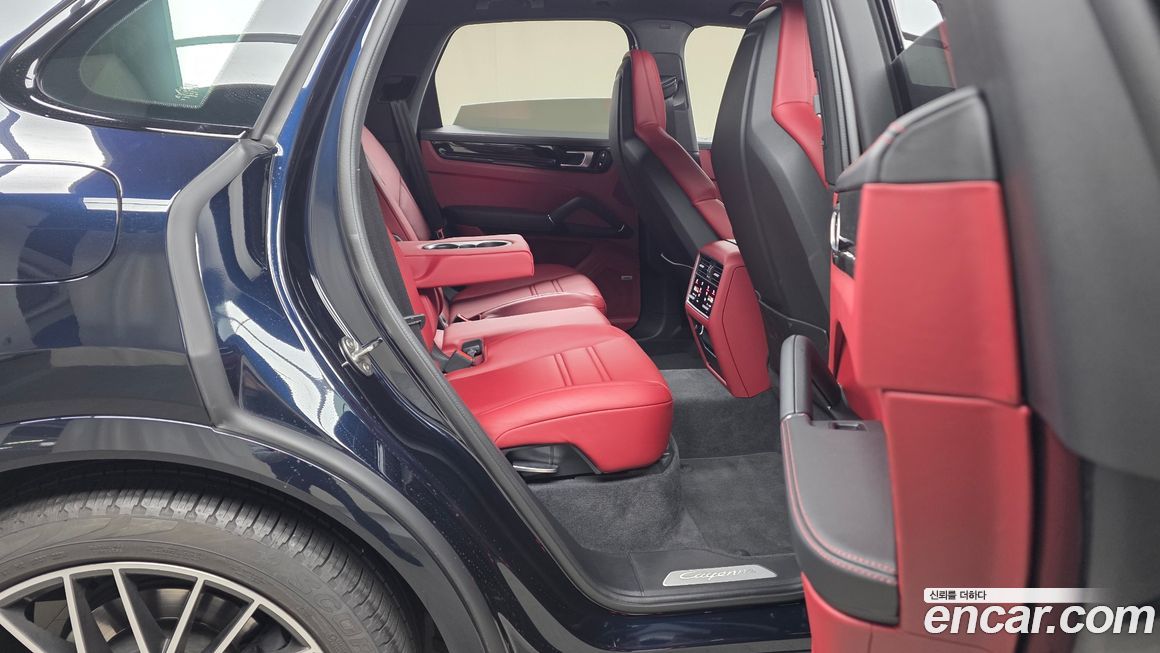 Porsche Cayenne 2021