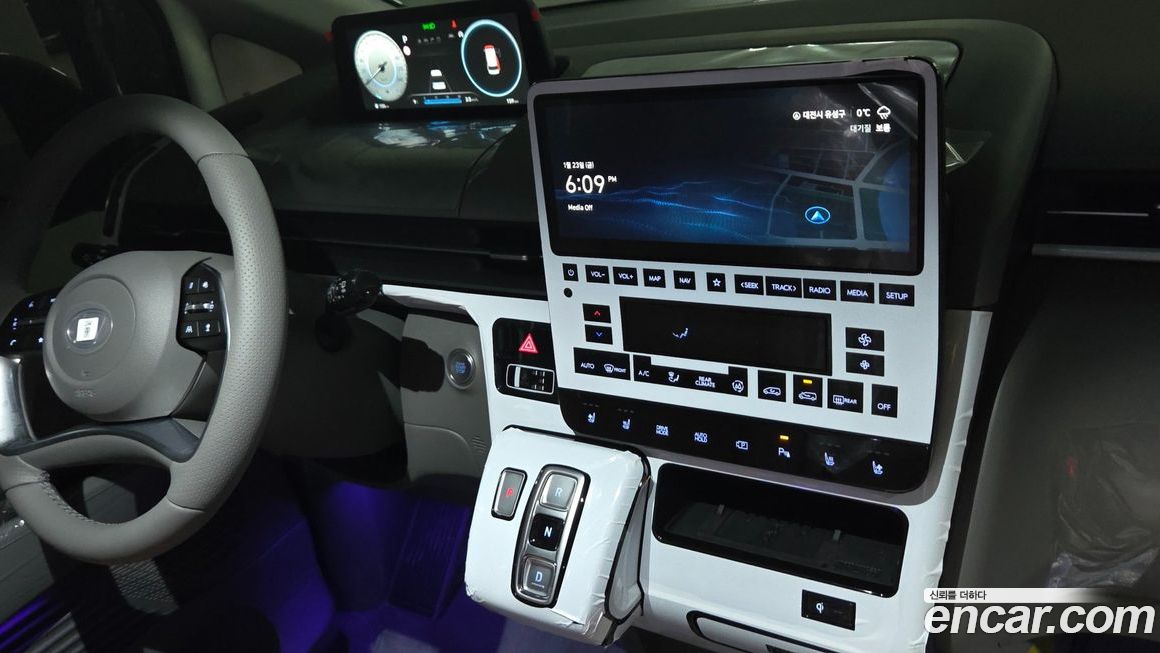 Hyundai Staria 2025