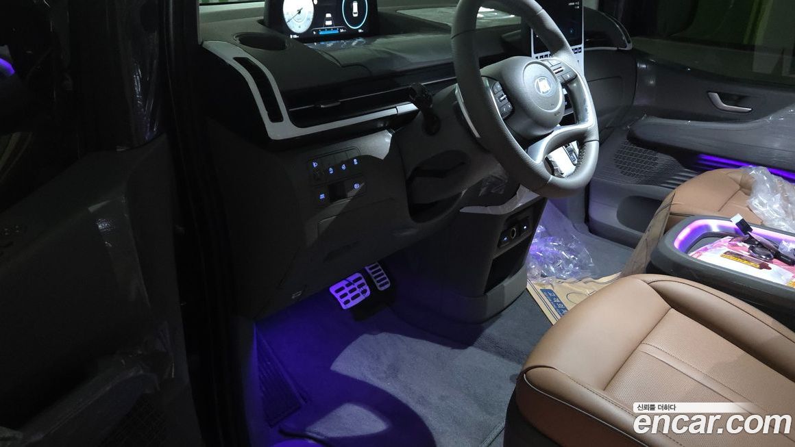 Hyundai Staria 2025