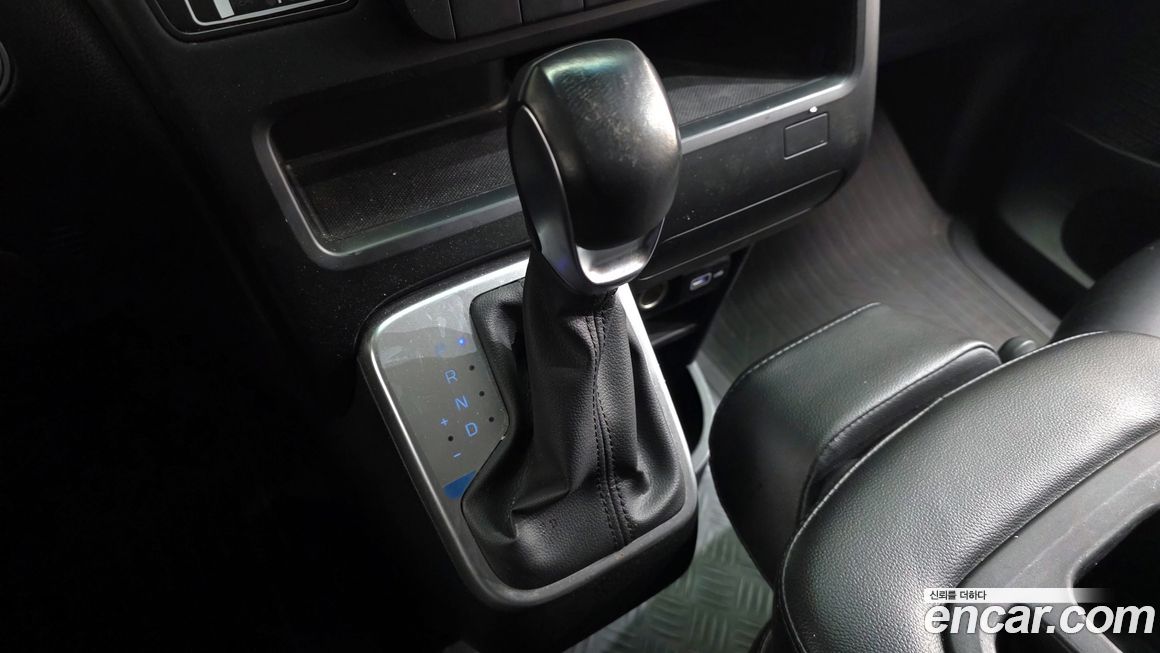 Hyundai Staria 2022