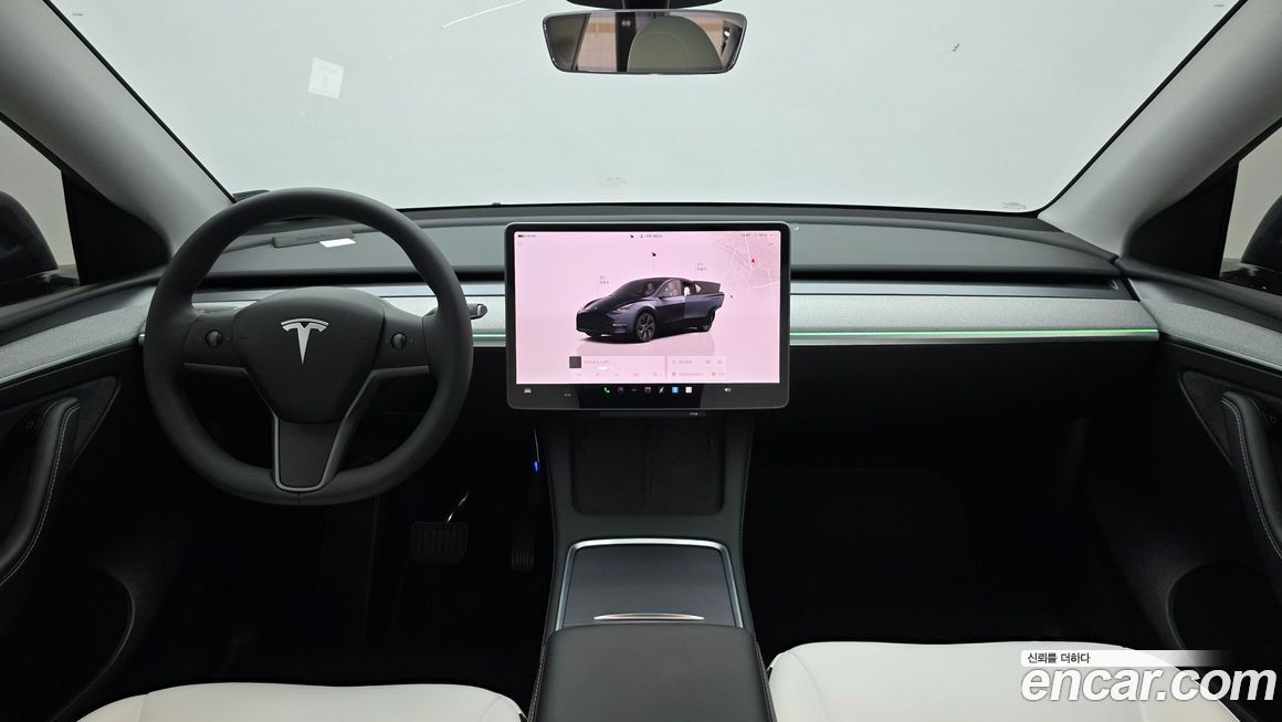 Tesla Model Y 2025