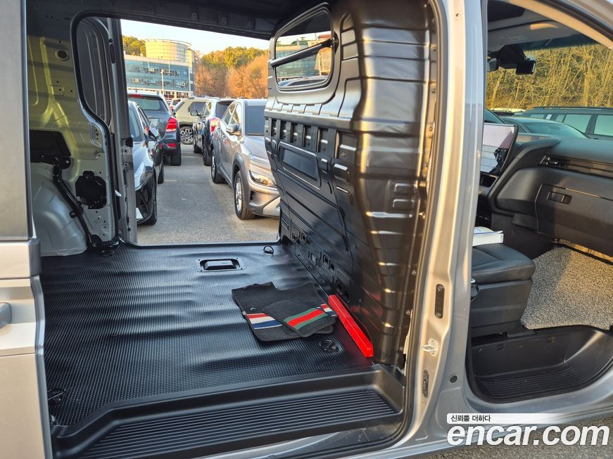 Hyundai Staria 2024