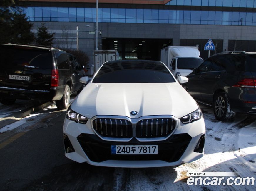 BMW 5-Series 2024
