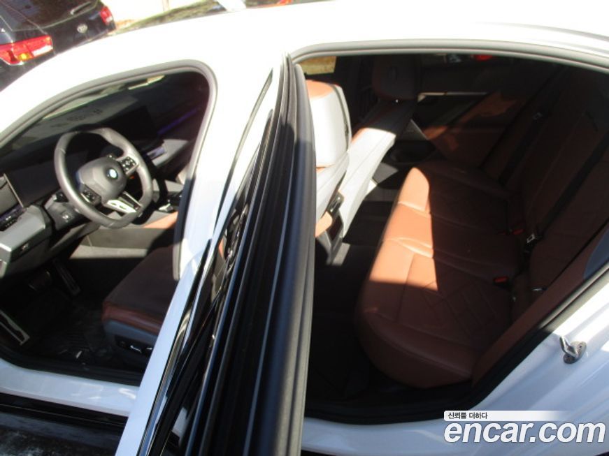 BMW 5-Series 2024