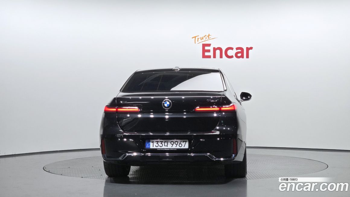 BMW 7-Series 2025
