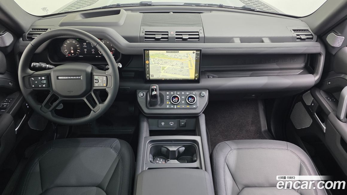 Land Rover Defender 2024