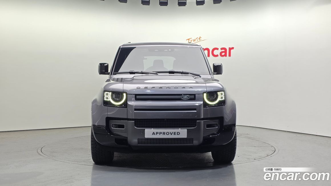 Land Rover Defender 2024