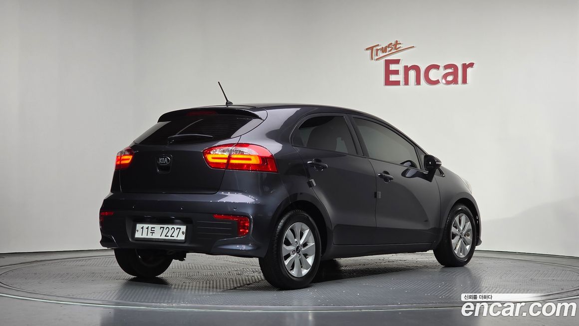 Kia pride 2015