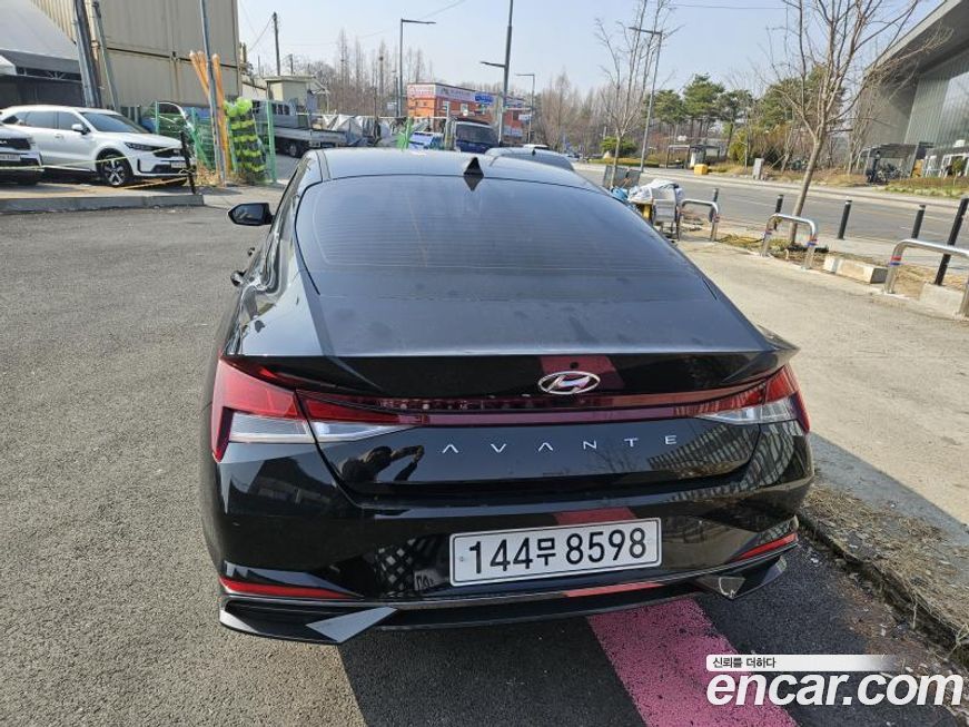 Hyundai AVANTE 2021