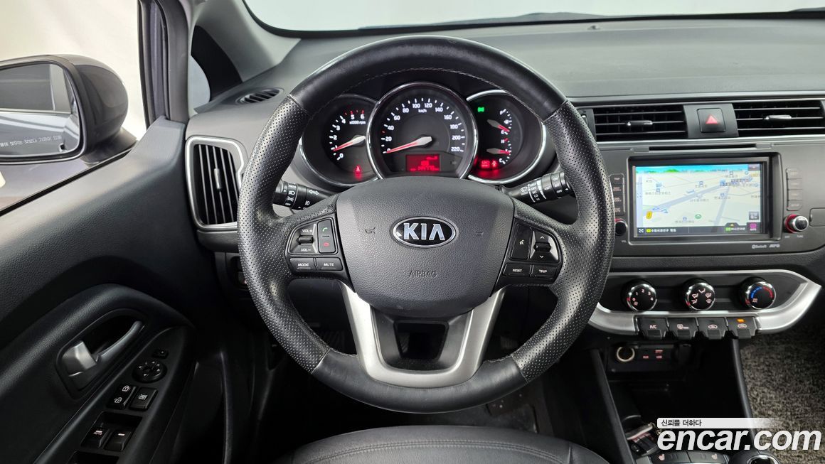 Kia pride 2015