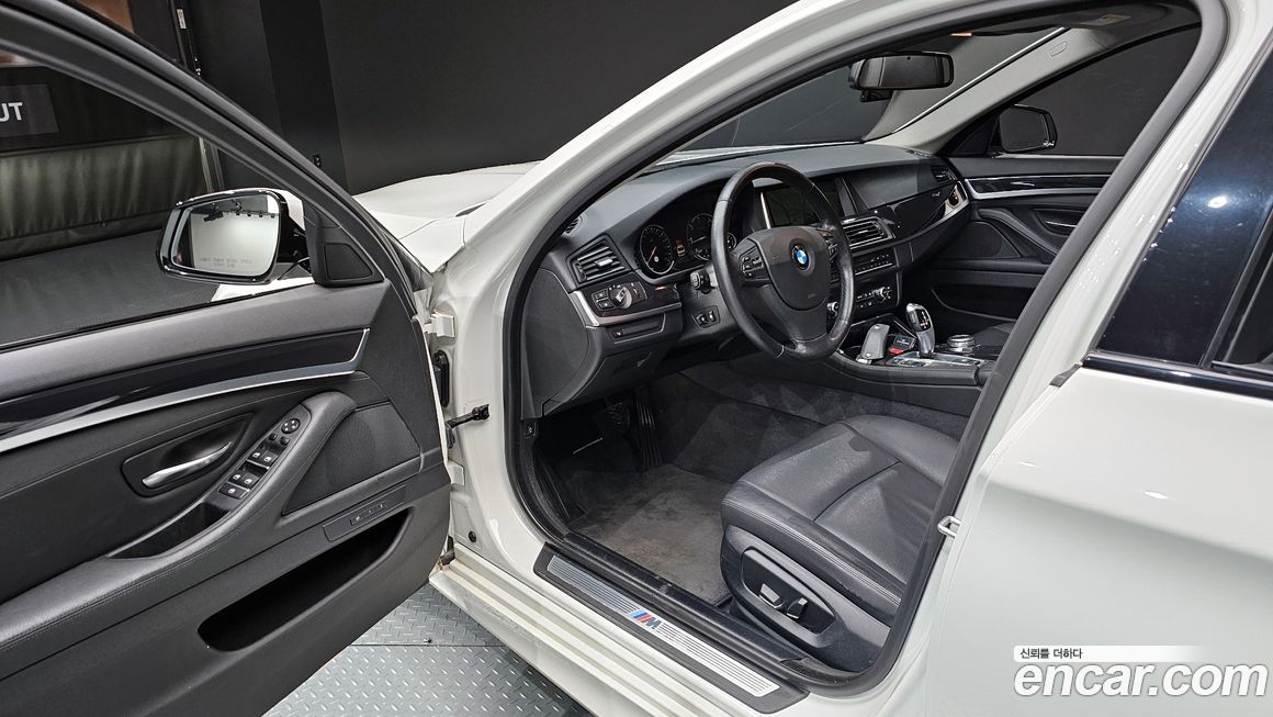 BMW 5-Series 2016