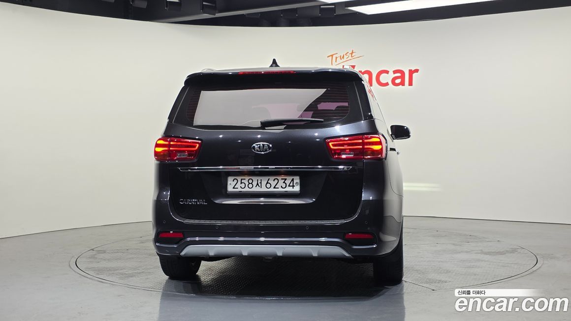 Kia Canival 2019