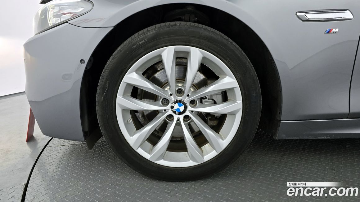 BMW 5-Series 2016
