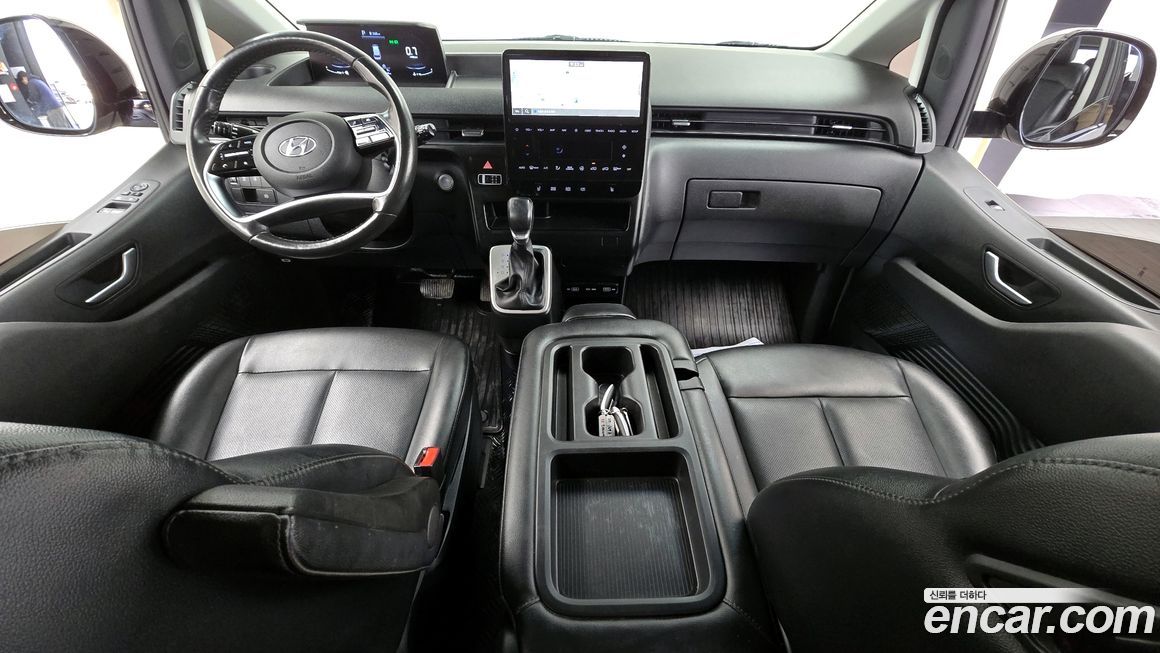 Hyundai Staria 2023
