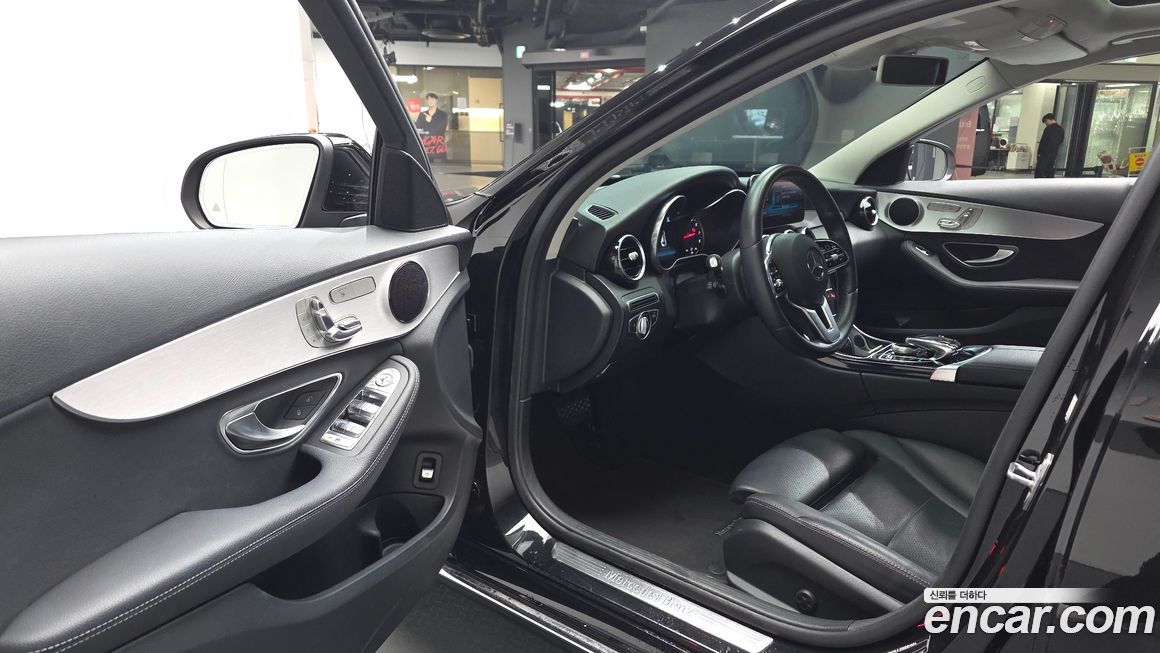 Mercedes-Benz C-Class 2020