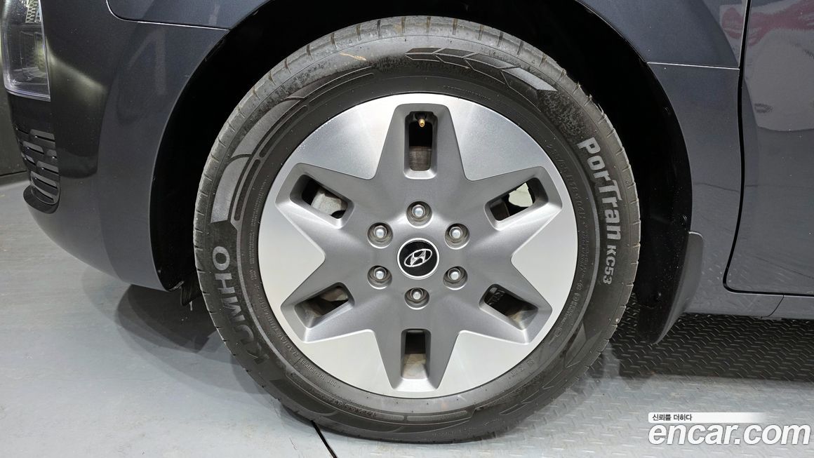 Hyundai Staria 2023