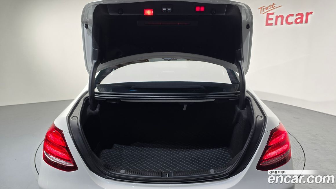 Mercedes-Benz E-Class 2019