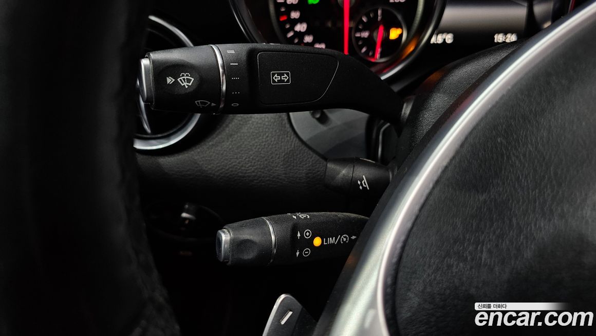 Mercedes-Benz SLC-Class 2019