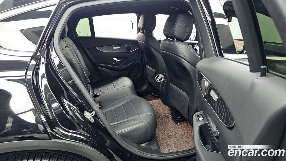 Mercedes-Benz GLC-Class 2019