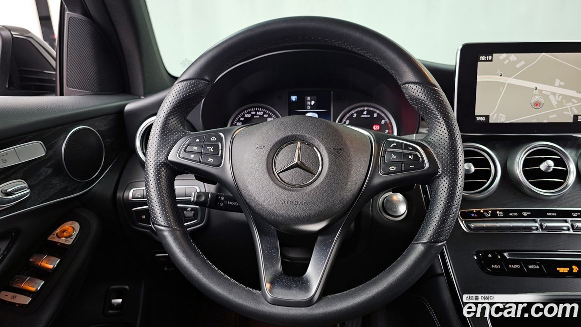 Mercedes-Benz GLC-Class 2019