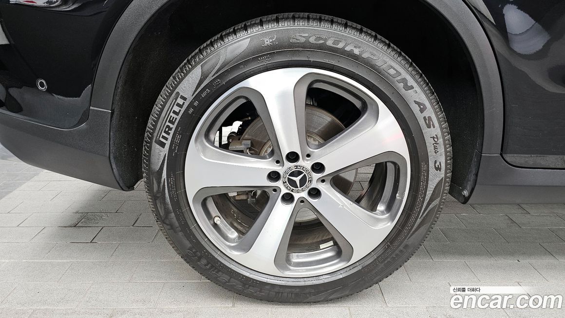 Mercedes-Benz GLC-Class 2019