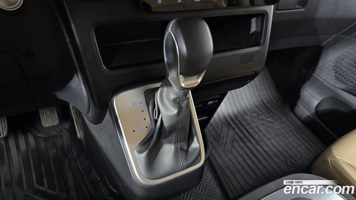 Hyundai Staria 2023
