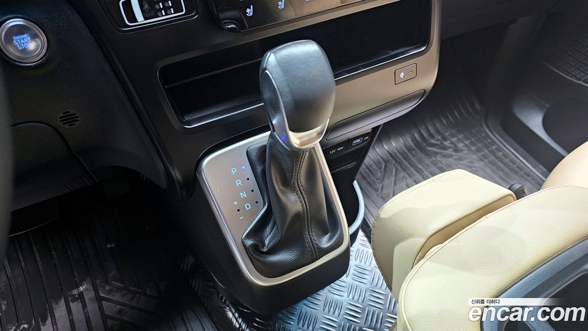 Hyundai Staria 2024