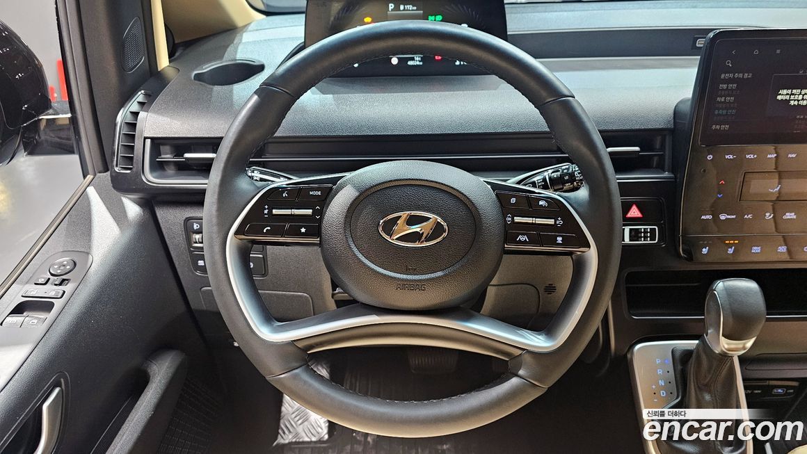 Hyundai Staria 2024