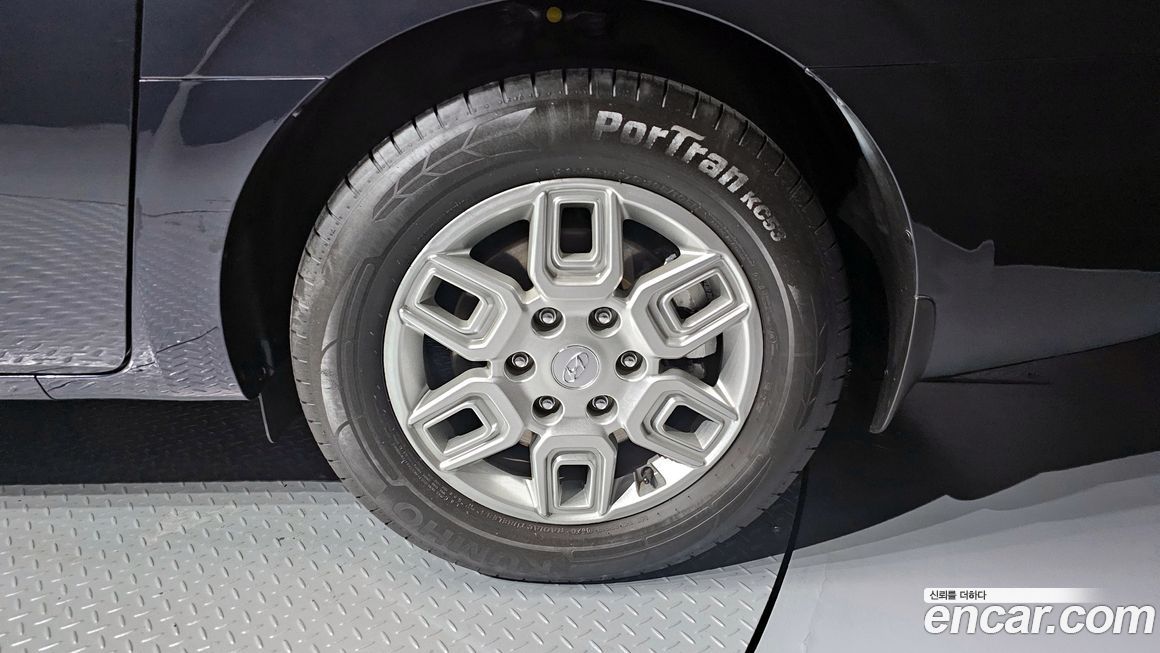 Hyundai Staria 2024