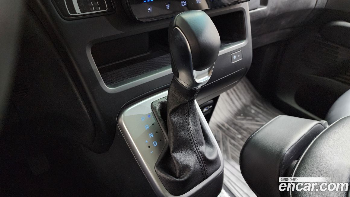 Hyundai Staria 2022